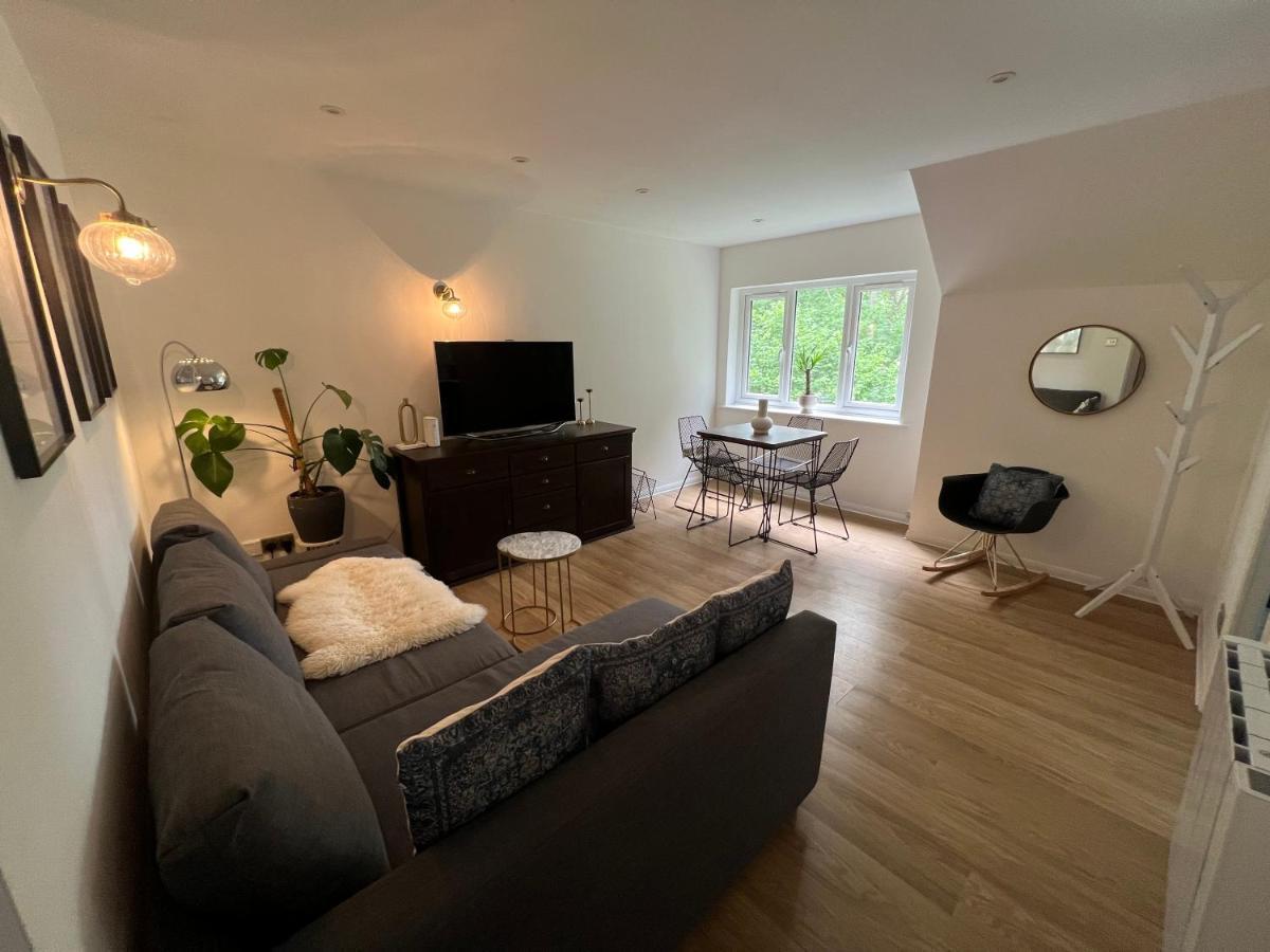 The Raven'S Loft By Harry Potter Apartment Watford  Exterior foto